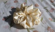 kremowa-scrunchie-naturalny-jedwab.jpg