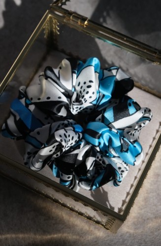 Scrunchie Just Cavalli S – jedwabna gumka do cienkich i średnich włosów
