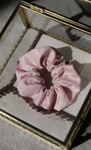 scrunchie_pudrowy_róż.jpg