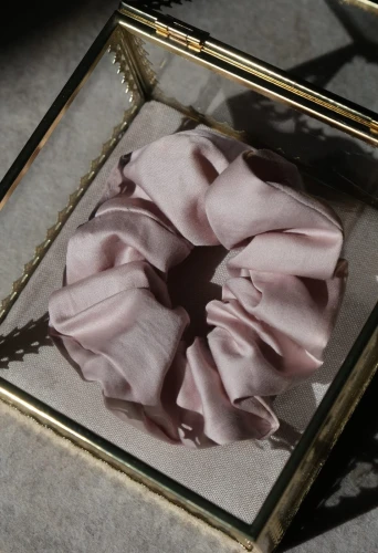scrunchie_pudrowy_róż.jpg