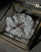 scrunchie_satynowa.jpg