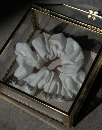 scrunchie_satynowa.jpg