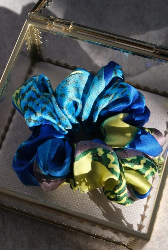 wzorzyste-scrunchie-jedwabne-l.jpg