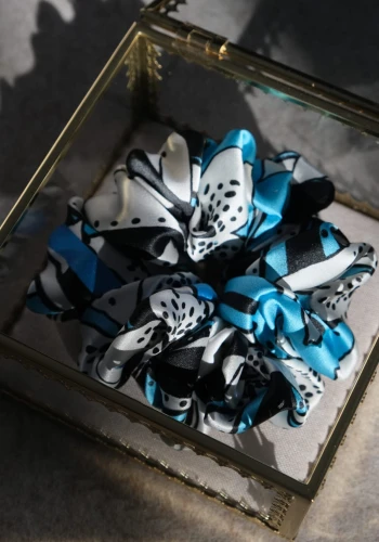 wzorzyste-scrunchie-jedwabne-l.jpg